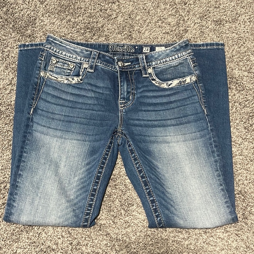 Women’s Skinny Stretch Miss Me Jeans, size 28.